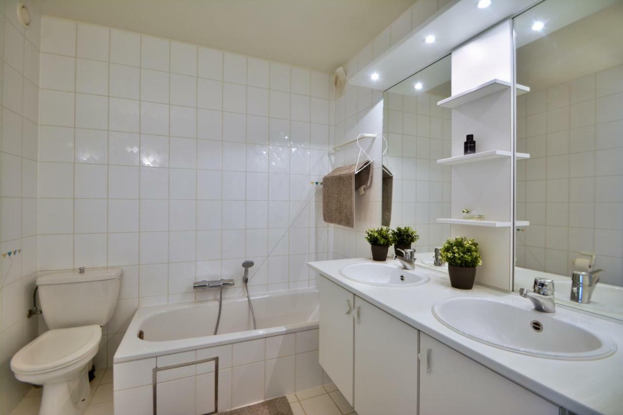 Scorpio B Apartment นิวว์ปอร์ท ภายนอก รูปภาพ